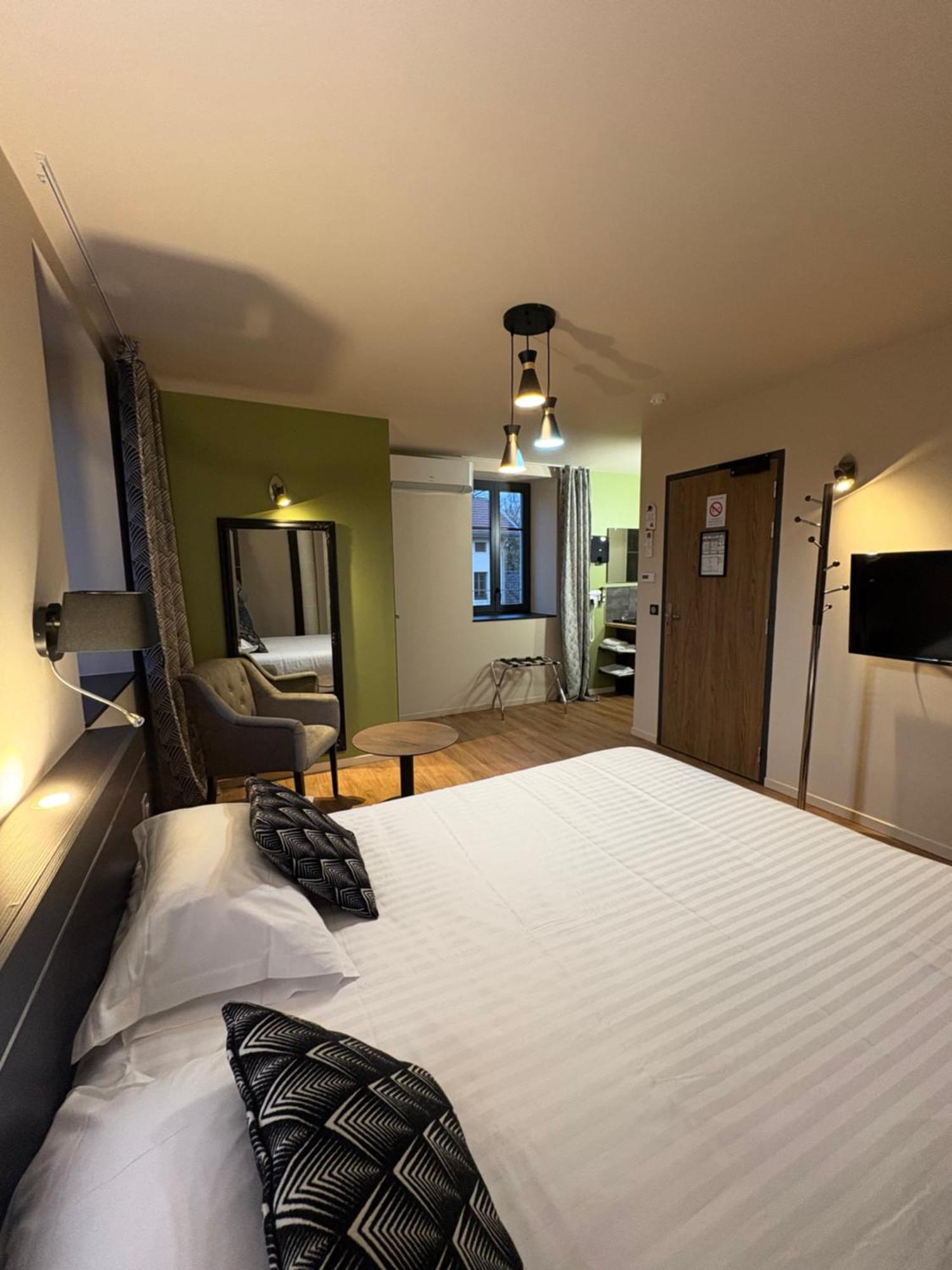 ז'ואנוויל Hotel La Vinaigrerie Logis מראה חיצוני תמונה