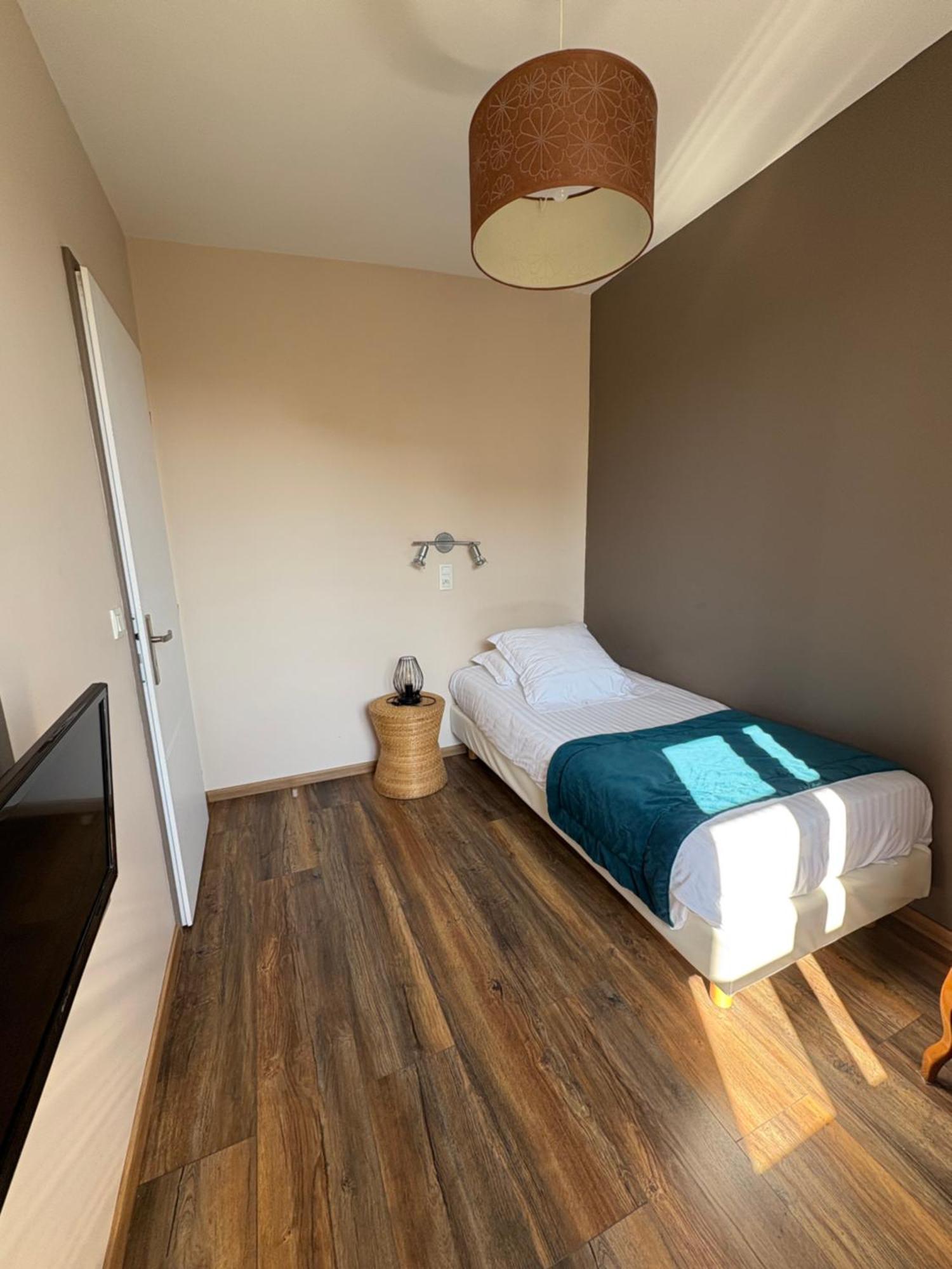 ז'ואנוויל Hotel La Vinaigrerie Logis מראה חיצוני תמונה